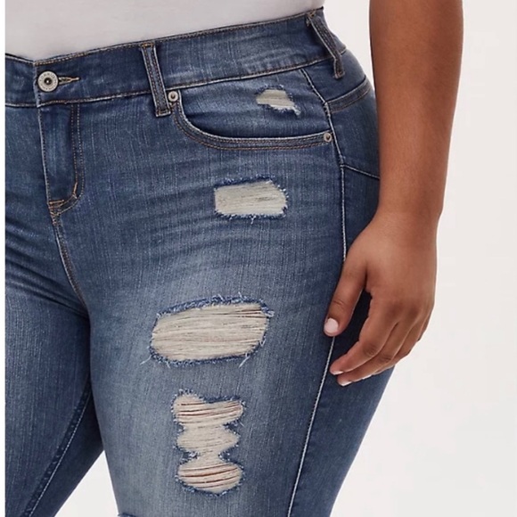 Torrid Bombshell Skinny High Waisted Jeansns - Picture 2 of 2